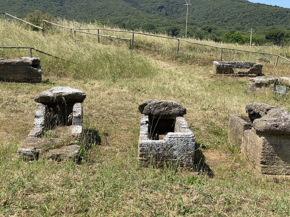 Necropoli di San Cerbone.