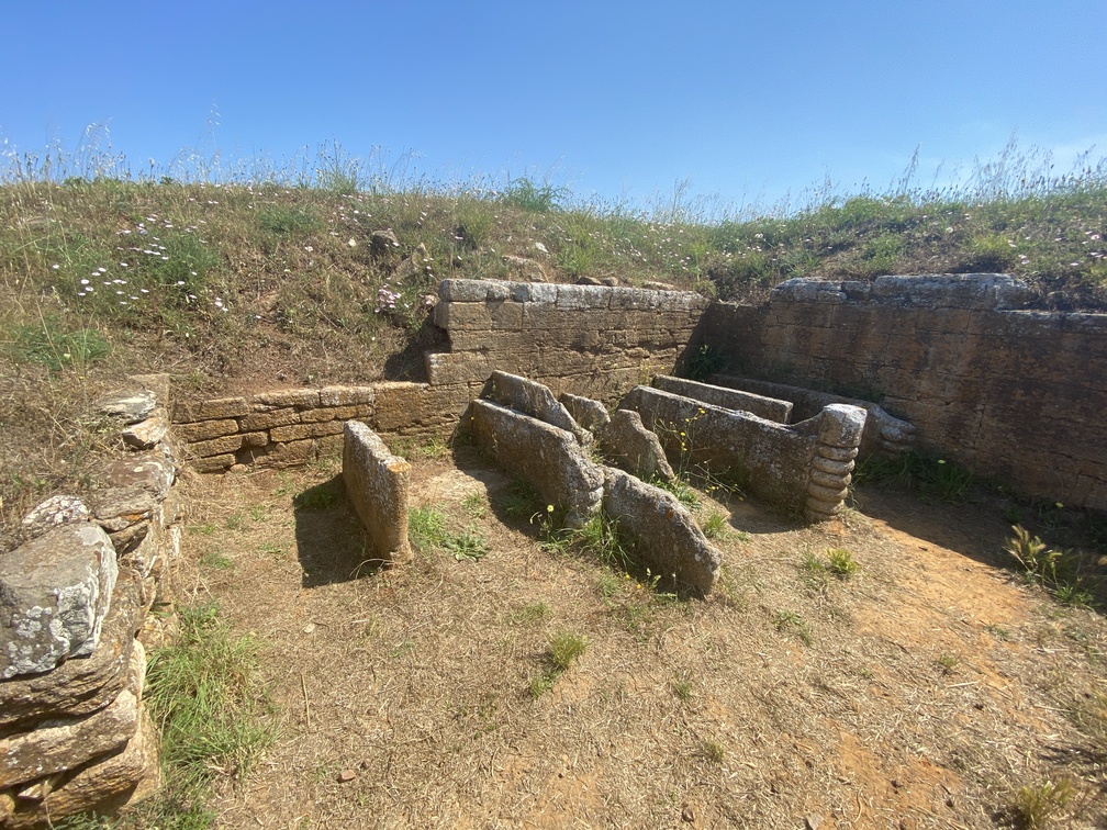 Necropoli di San Cerbone.