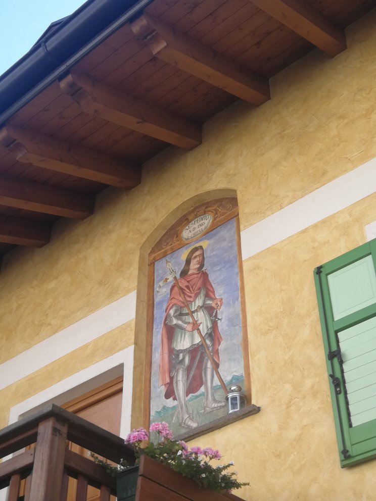 Affresco a Carano su una casa, Sant'Espedito.