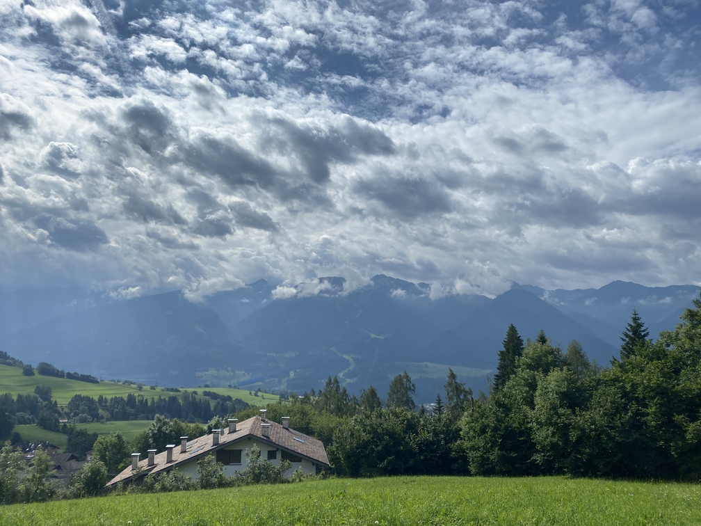 Panorama della Val di Fiemme sopra Varena.