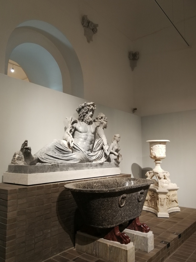 I Marmi Torlonia - Nilo, 70-110 d.C., e vasca di granito, I-II sec. d.C.