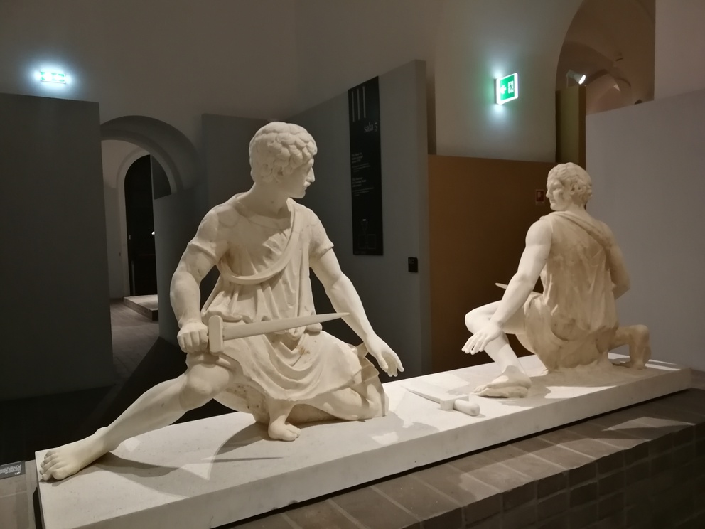 I Marmi Torlonia - Due guerrieri, I sec. d.C., retro.