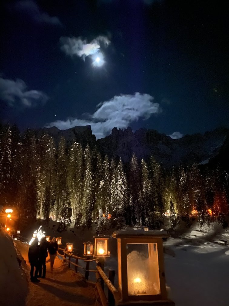 Mercatino di Natale al Lago di Carezza.