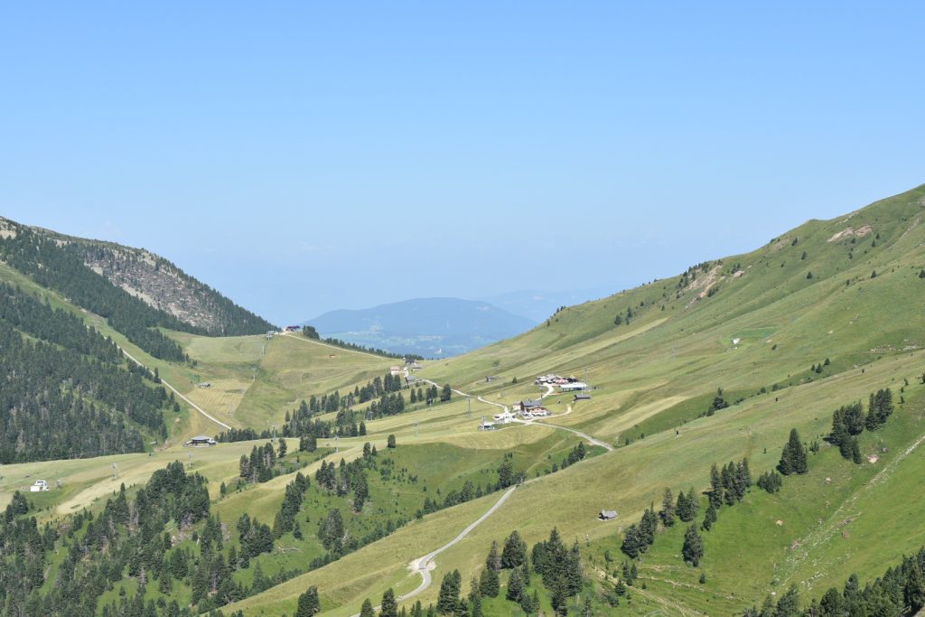 Vallata ai piedi del Latemar.