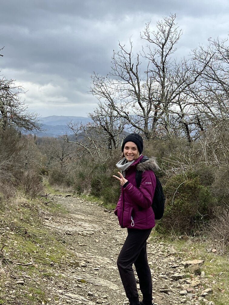 Federica durante il trekking a San Donato in Collina.
