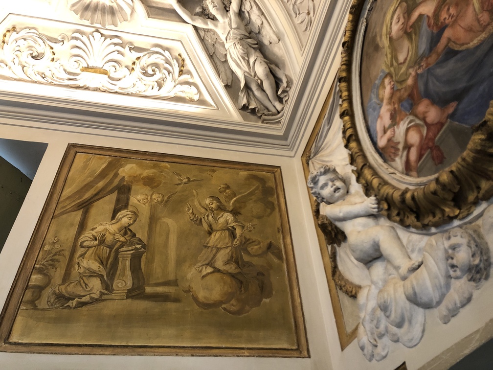 Villa Rospigliosi a Lamporecchio - affresco monocromo.