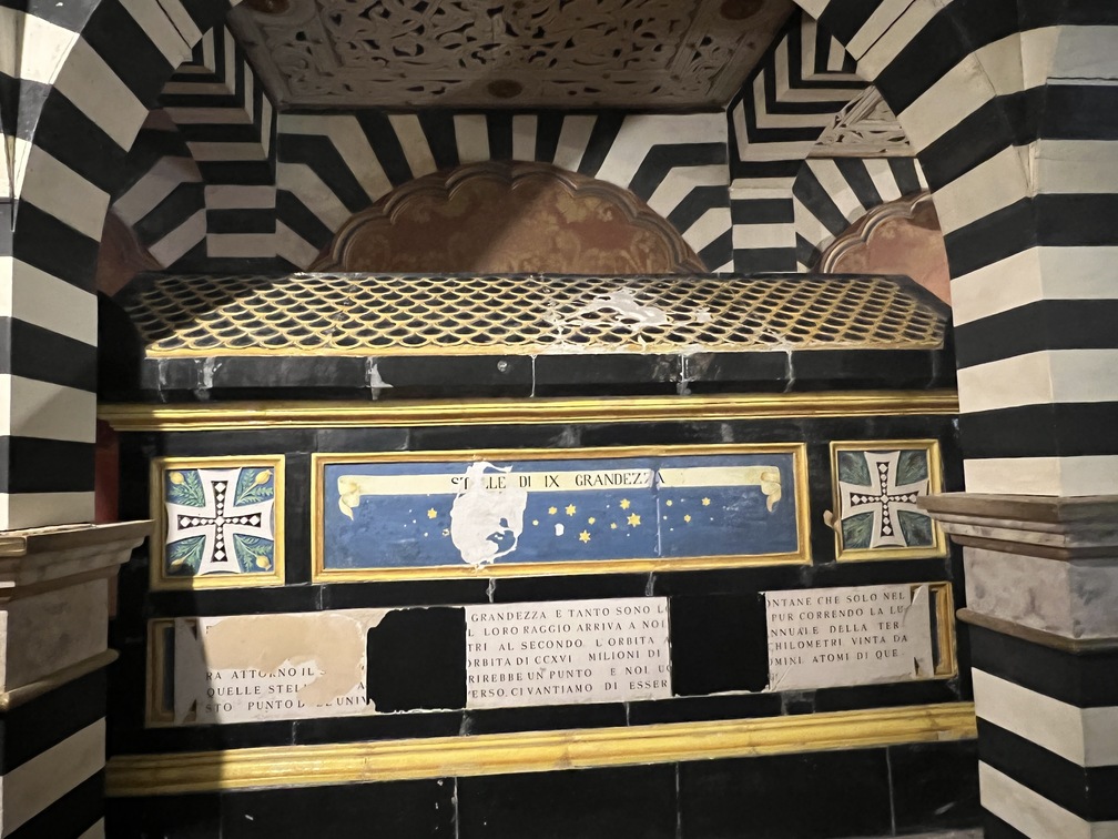 La Rocchetta Mattei - tomba del Conte Mattei.