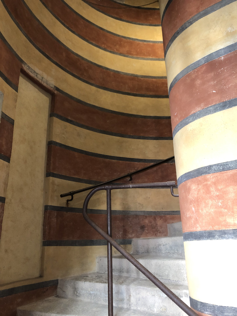 La Rocchetta Mattei - scala a chiocciola.