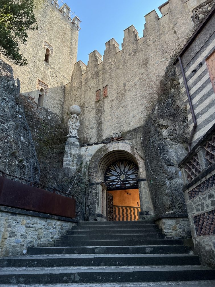 La Rocchetta Mattei - ingresso.