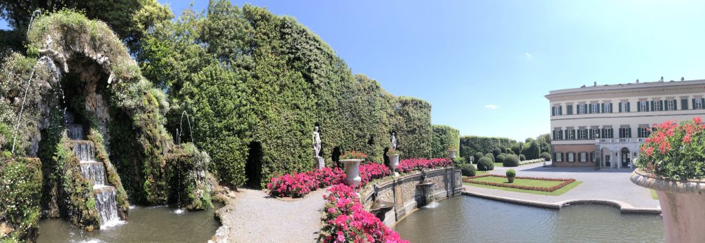 Villa Reale di Marlia - villa e fontana.