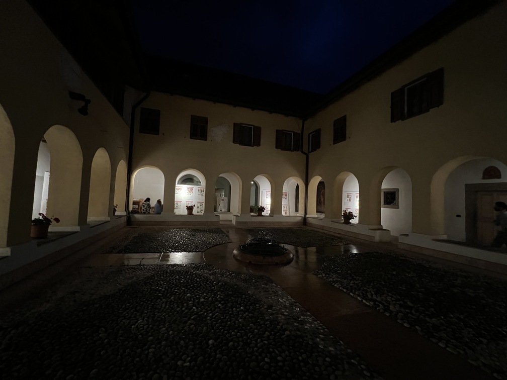 Chiesa di San Vigilio - chiostro.