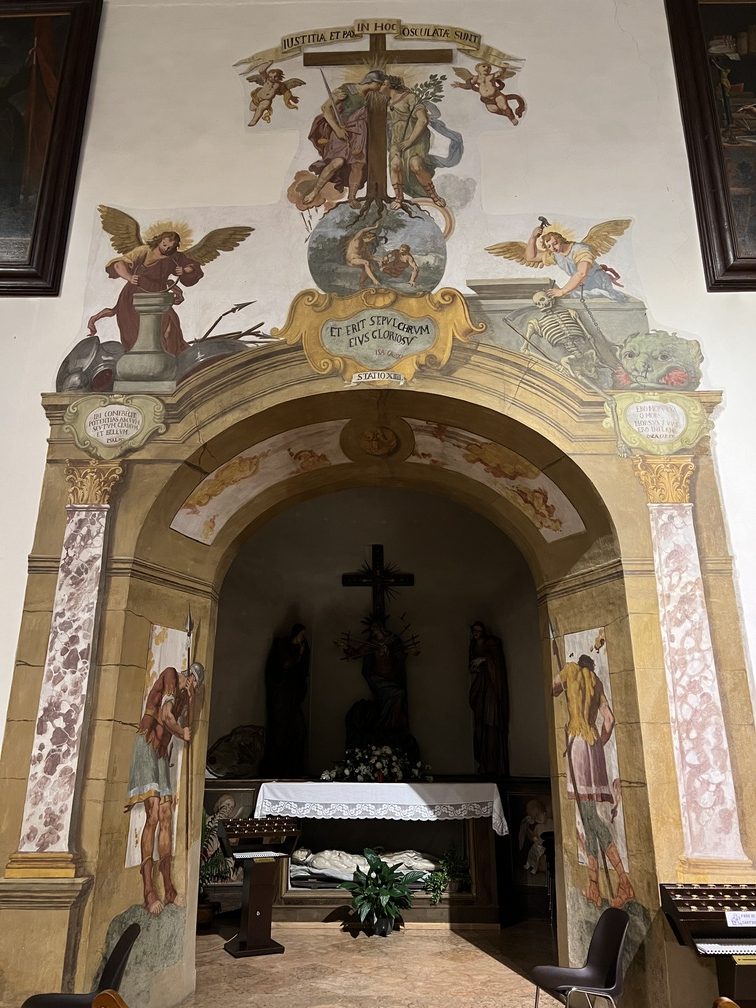 Chiesa di San Vigilio - stazione del Santo Sepolcro.