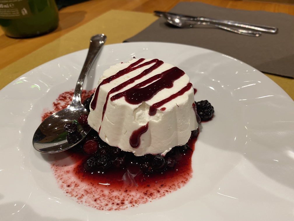 Cant del Gal - semifreddo ai frutti di bosco.