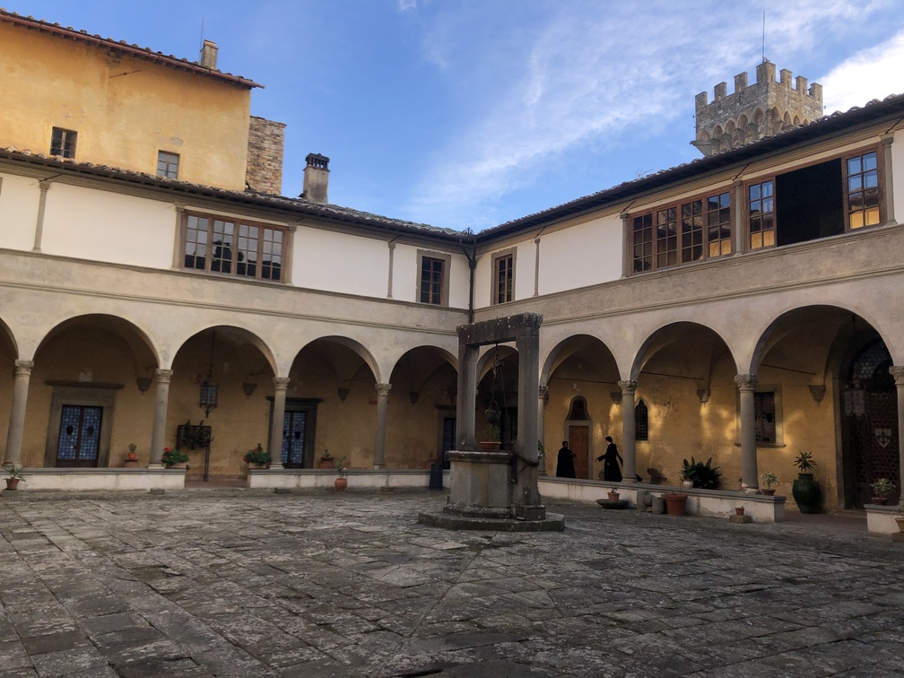 Badia di Passignano - chiostro.