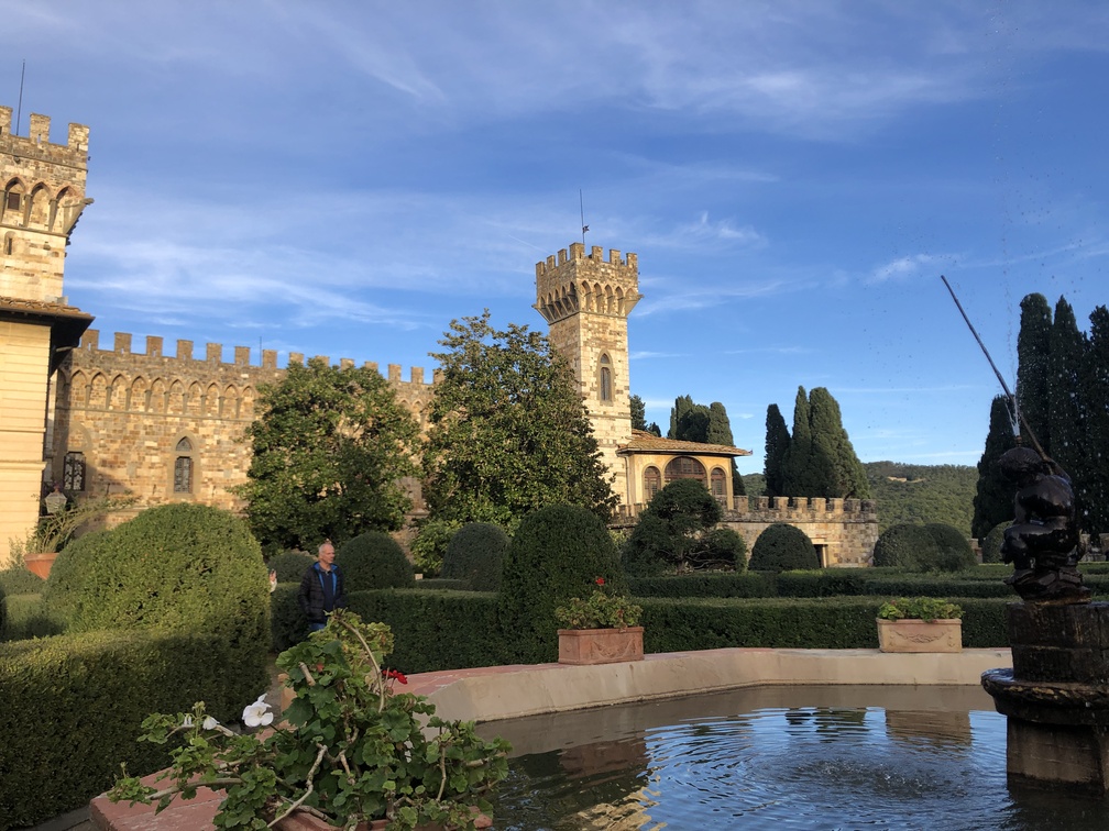 Badia di Passignano - giardino all'italiana.