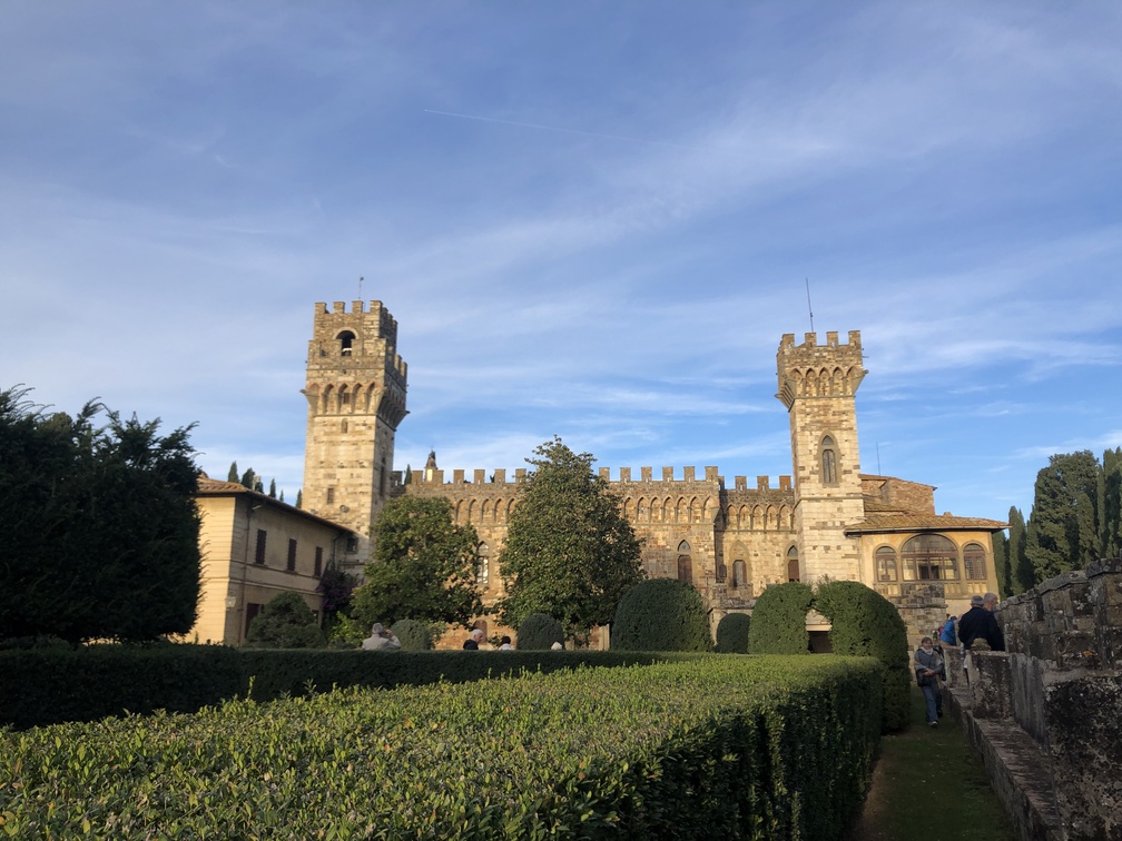 Badia di Passignano - giardino all'italiana.