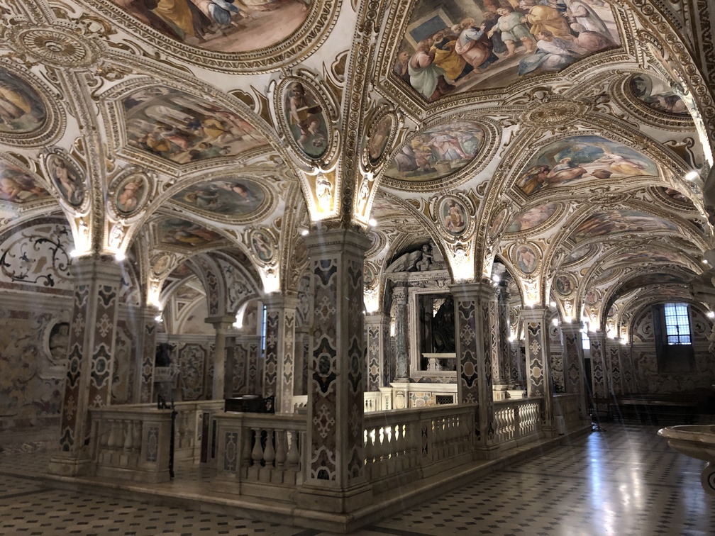 Salerno - Duomo, cripta.