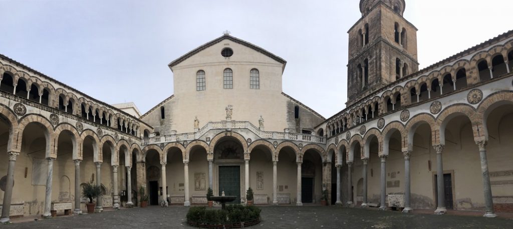 Salerno - Duomo, atrio.