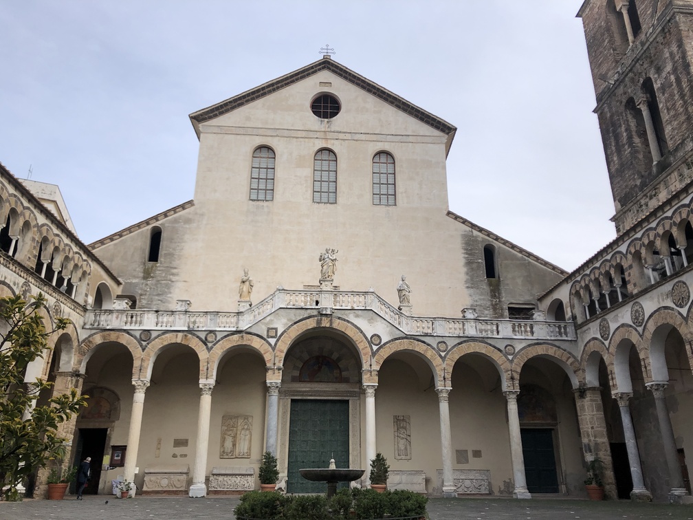 Salerno - Duomo, atrio.