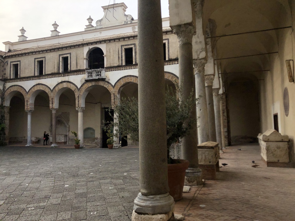 Salerno - Duomo, atrio.