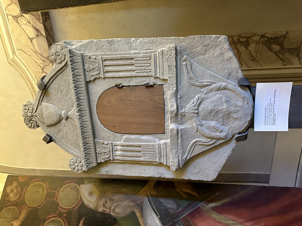 Badia di San Salvatore a Vaiano - tabernacolo.