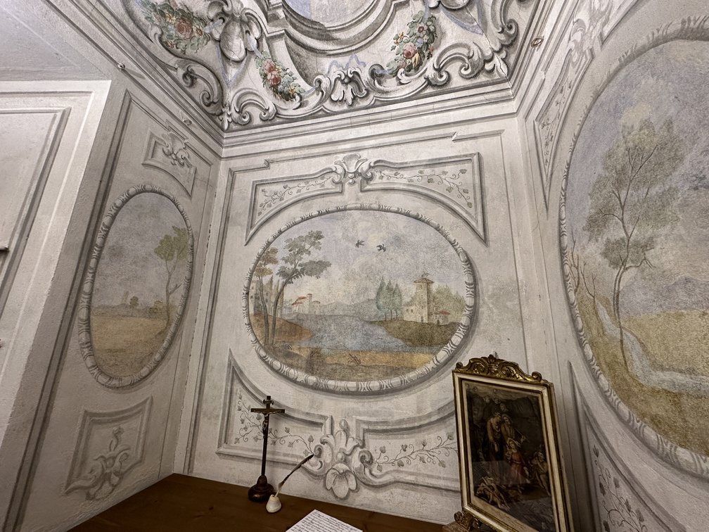 Badia di San Salvatore a Vaiano - scrittoio.