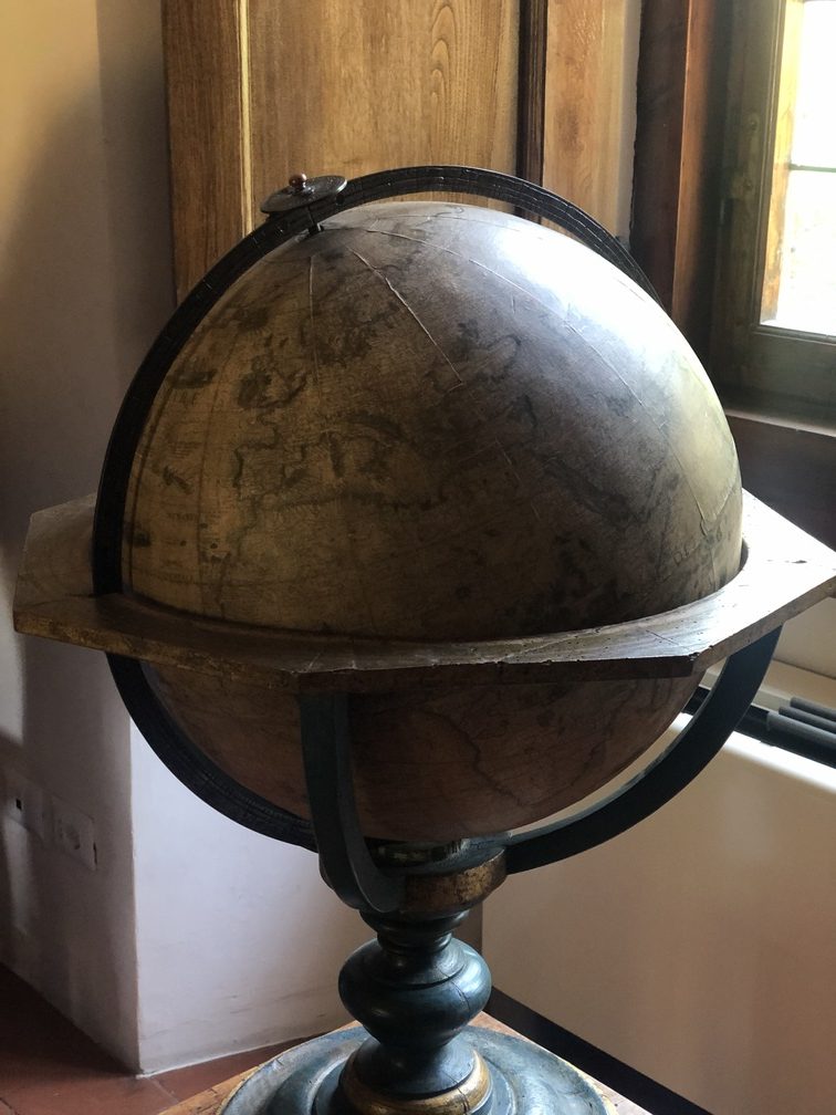 Villa Lemmi Tornabuoni - Stanza Baccelli, mappamondo.