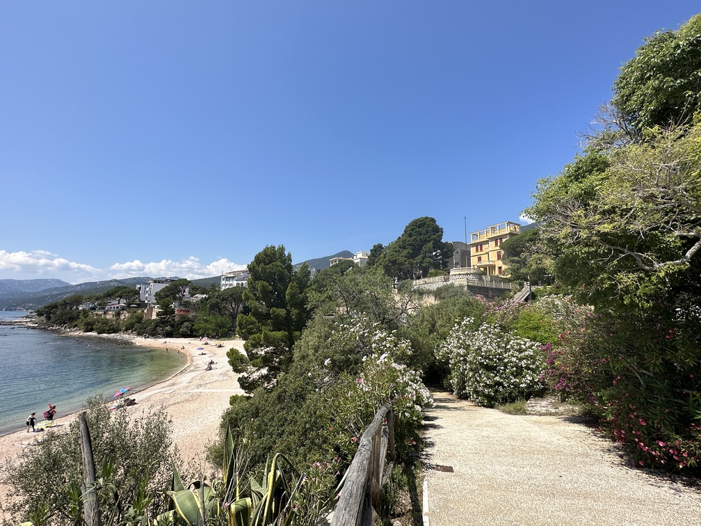Cala Gonone - Spiaggia Centrale e Villa Ticca.
