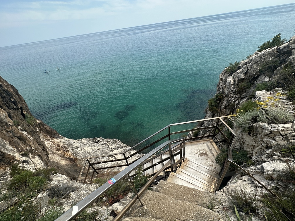 Grotta del Bue Marino - scale di accesso ramo nord.