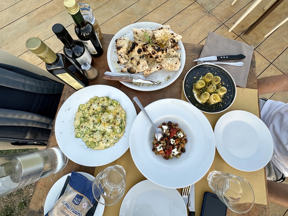 Easyliving in Fattoria - cena di antipasti misti, covaccino e pane senza glutine.