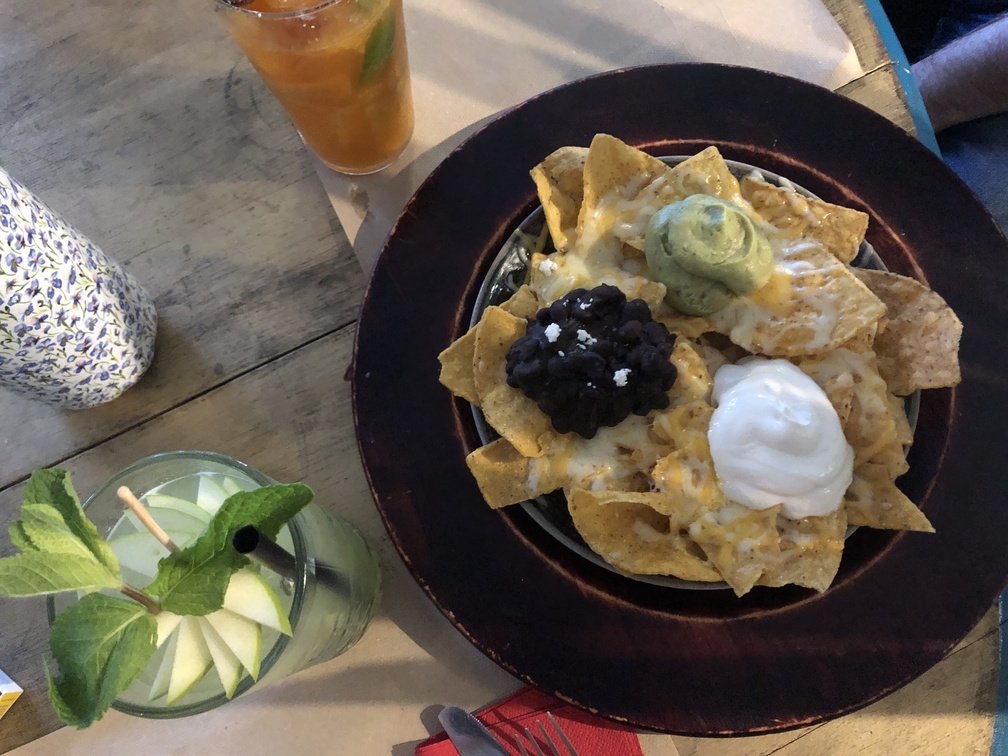 Maeez - nachos.