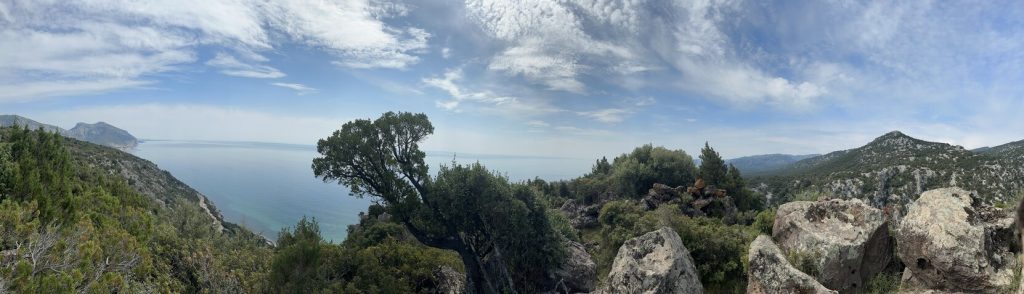 Panorama lungo il sentiero Codula Fuili.