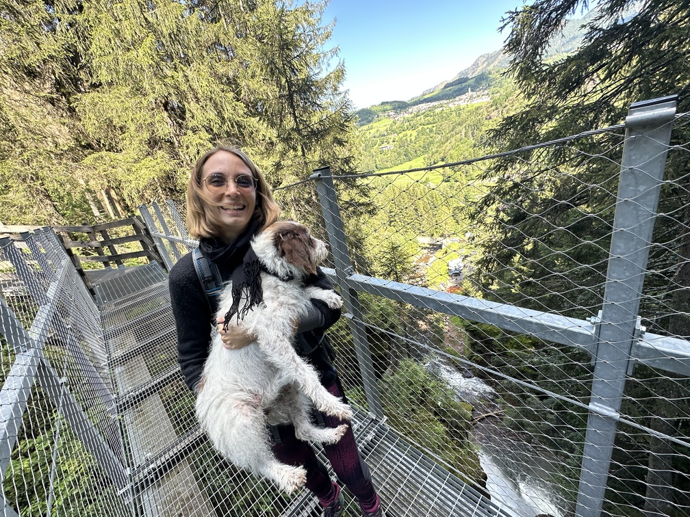Ponte sulla Cascata di Cavalese - Federica e Frida.