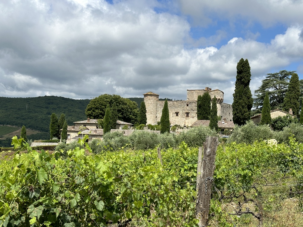 Castello di Meleto - vista dalla Panchina Gigante.