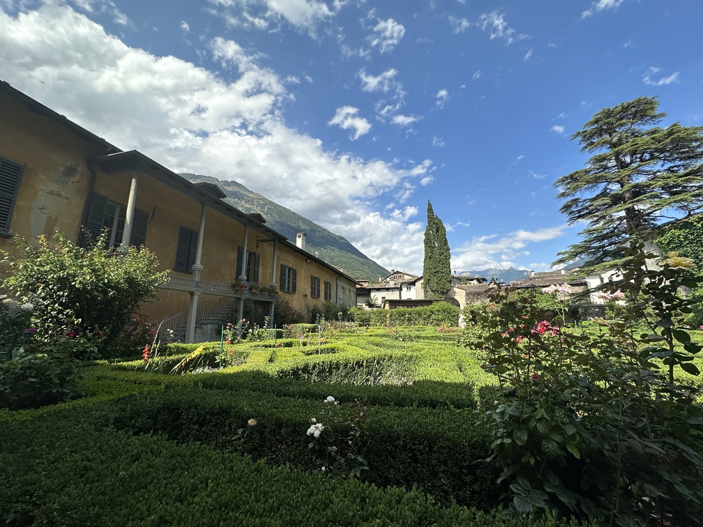 Tirano, Palazzo Salis - giardino.