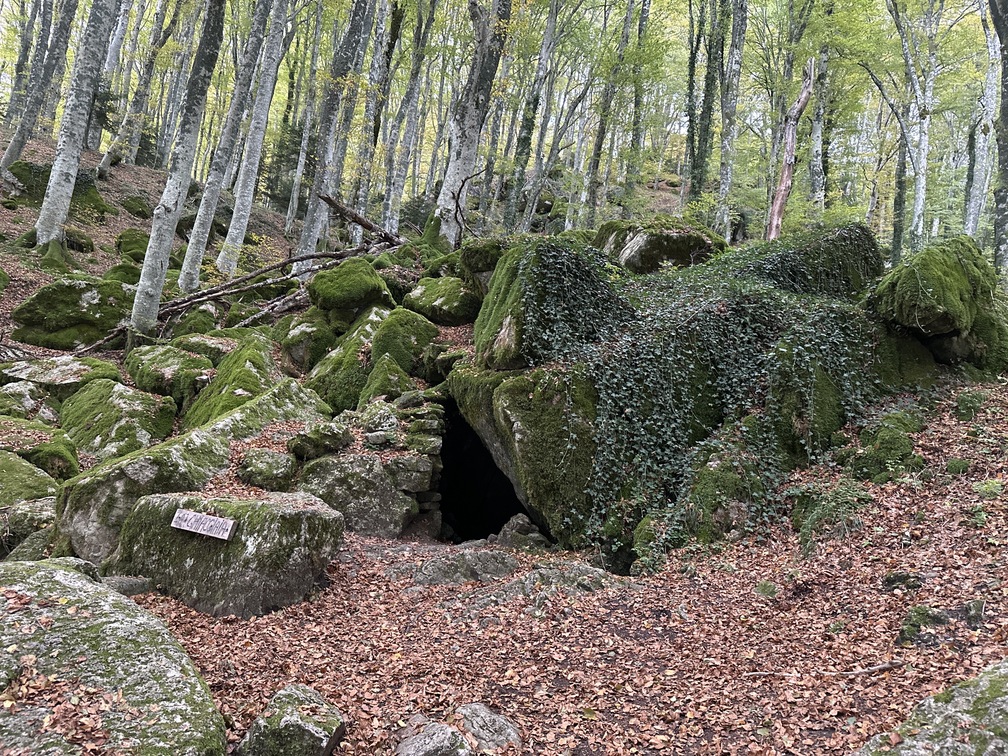 Santuario della Verna - Bosco delle Fate, ghiacciaia.