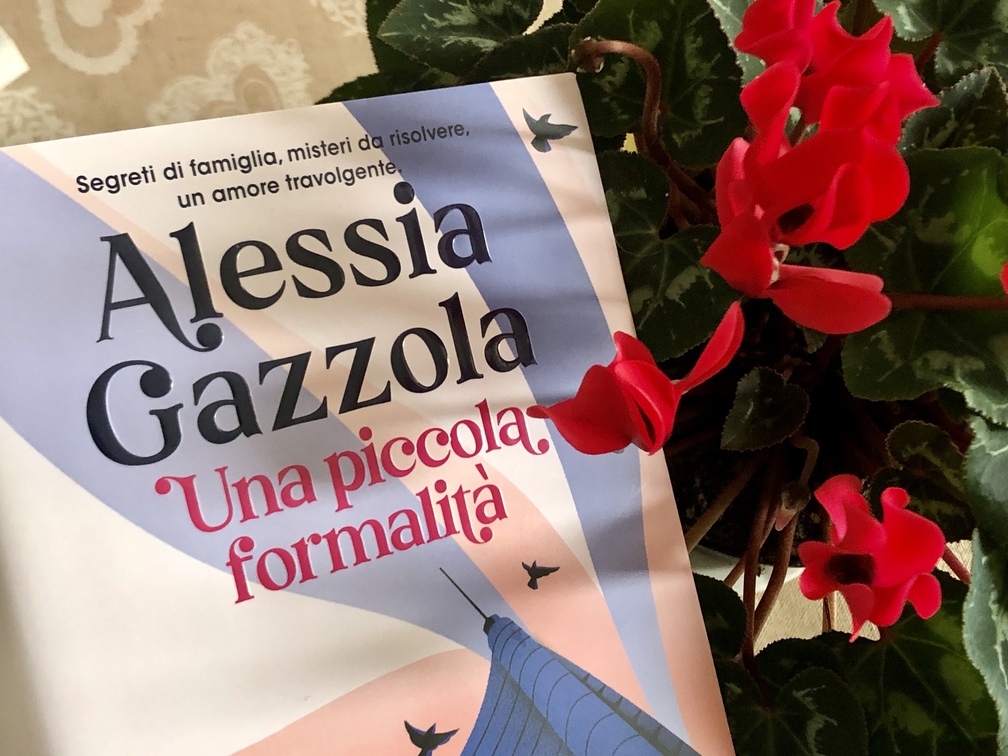 Alessia Gazzola, Una piccola formalità, Longanesi, Milano, 2023.