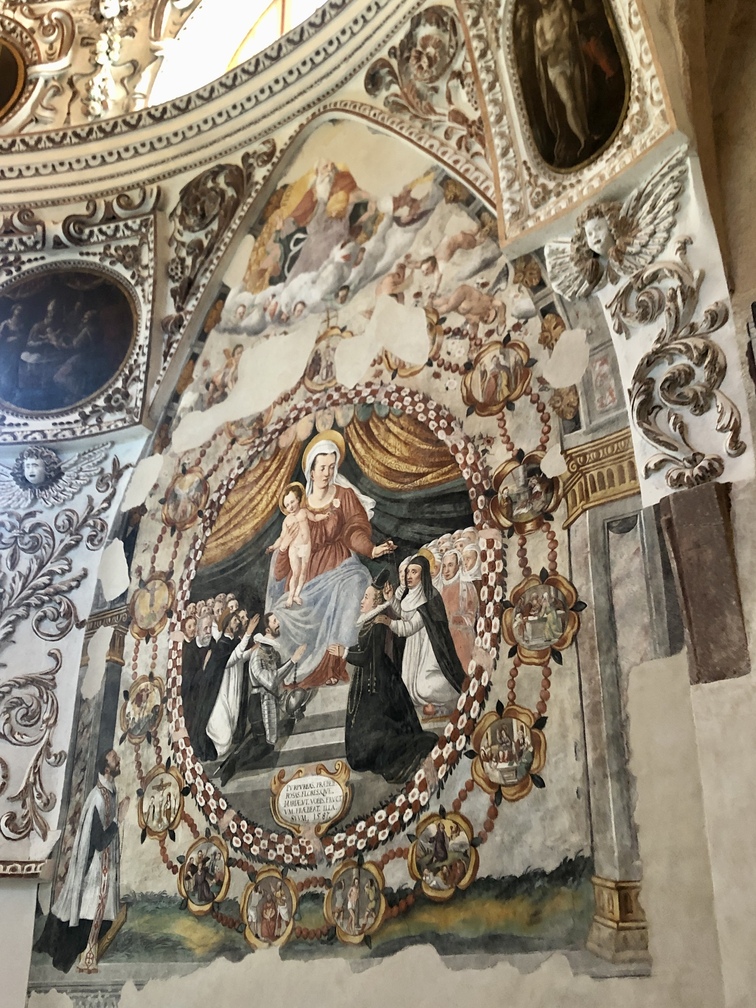 Pieve di Santa Maria Assunta a Cavalese - affresco della Madonna del Rosario (1587)