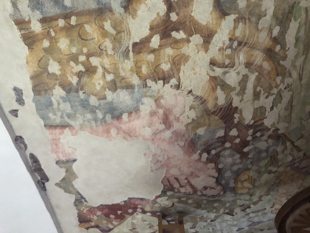 Pieve di Santa Maria Assunta a Cavalese - affresco nella sagrestia minore: piede di San Cristoforo.