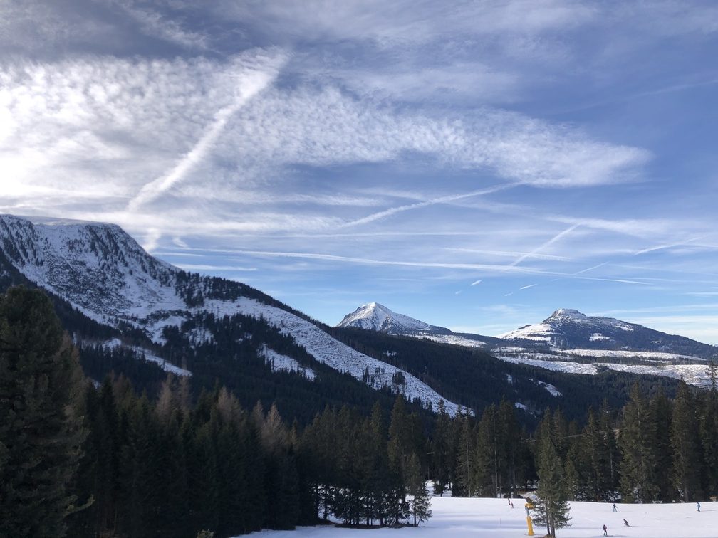 Panorama su Pala Santa, Corno Nero, Corno Bianco.