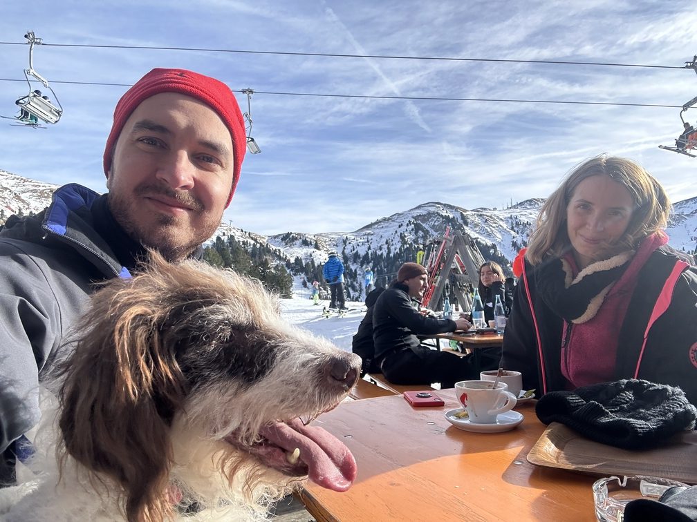 Lorenzo, Federica e Frida al Rifugio Latemar.