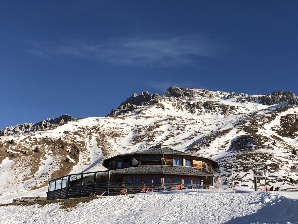 Rifugio Latemar o Latemar Hütte.