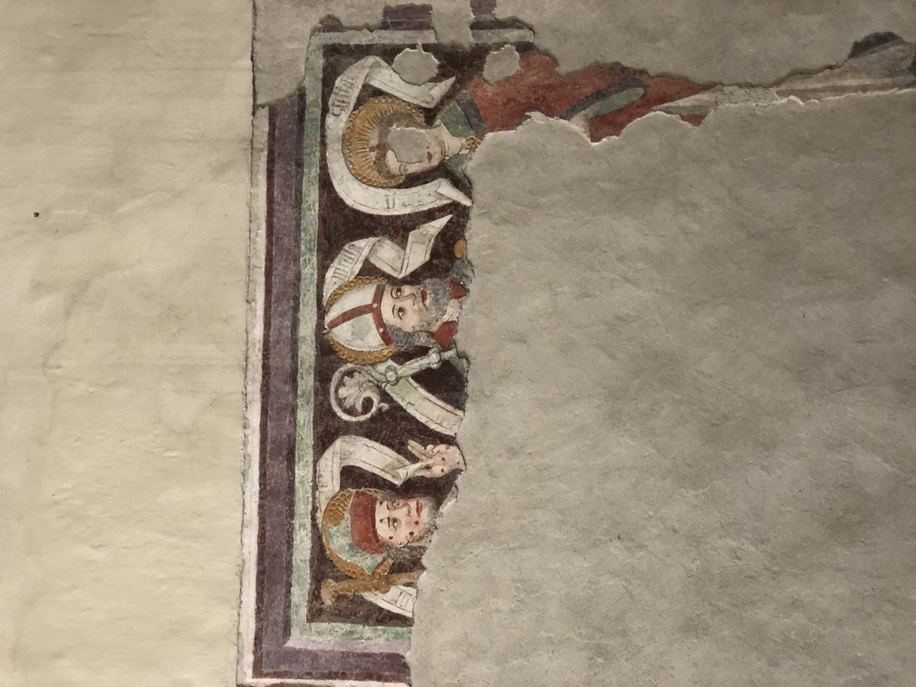 Castello di Fiemme - Cappella della Madonna del Lourdes, affresco.