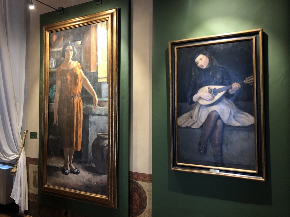 Ardengo Soffici, L’acquaiola (o ragazza recante una mezzina d’acqua, 1925.
Carlo Socrate, La ragazza con il mandolino (o Il mandolino), 1922.