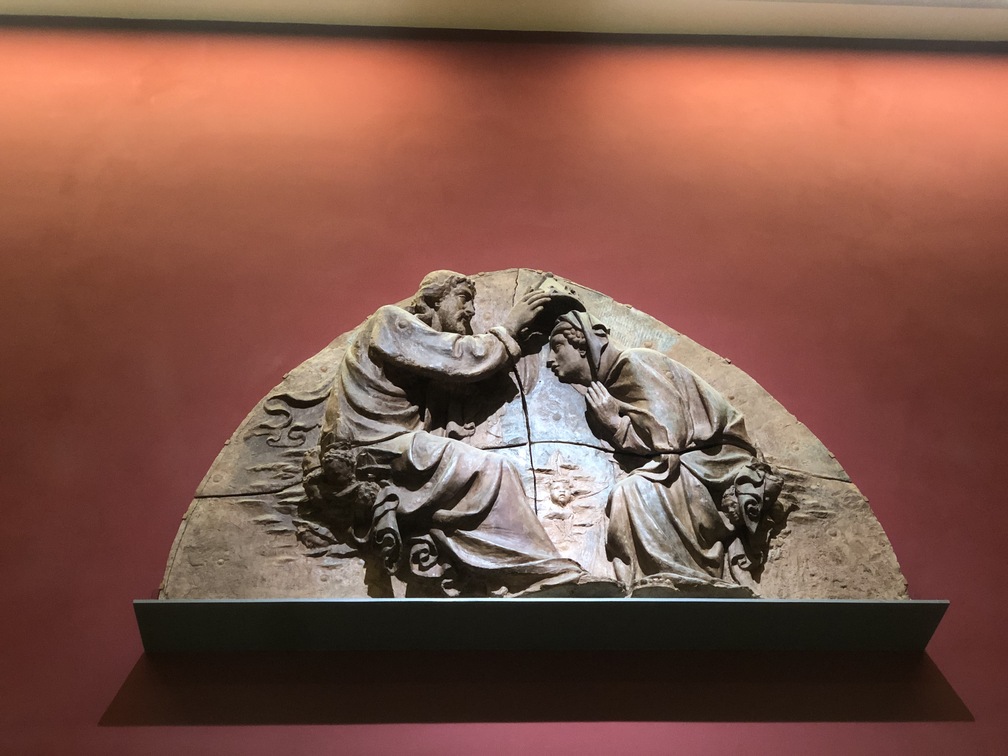 Ospedale di Santa Maria Nuova - terracotta: Incoronazione della Vergine di Dello Delli (1420-24 ca.).