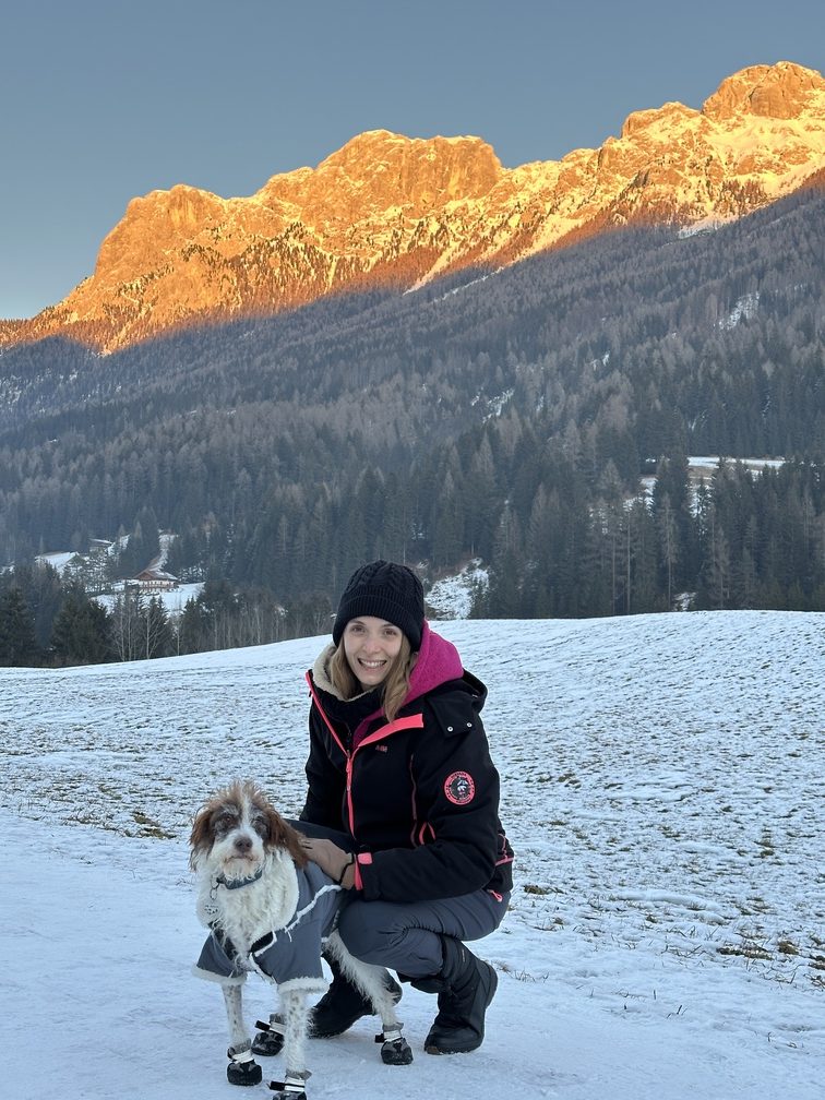 Trekking da Moena a Soraga - il fenomeno dell'Enrosadira, Federica e Frida.