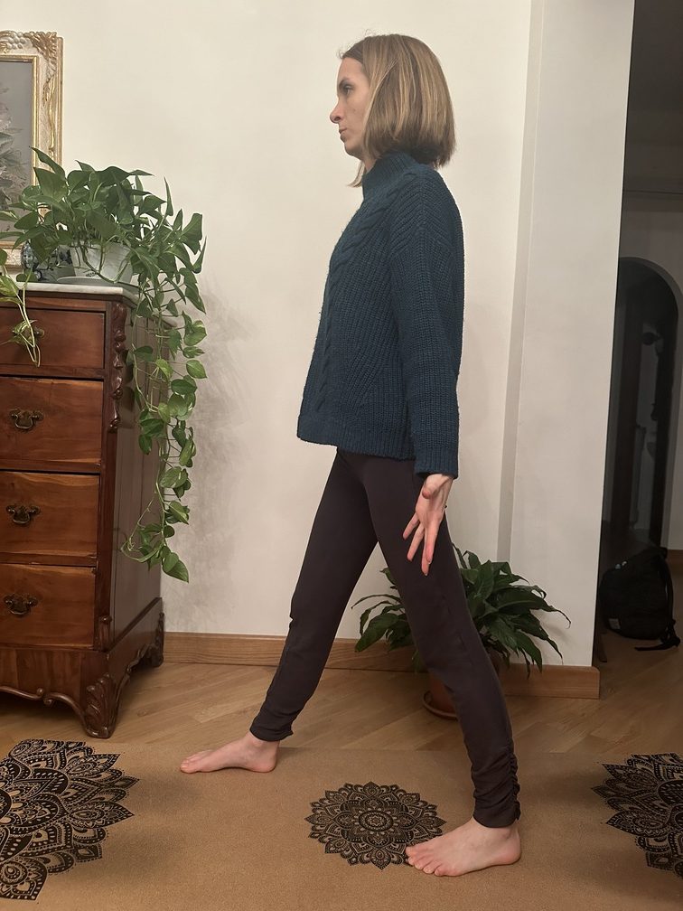 Guerriero 1 - Virabhadrasana 1 (semplificato).