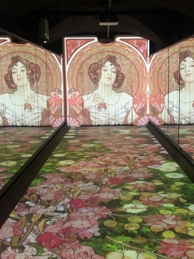 Art Media Studio, I fiori di Mucha, installazione.
