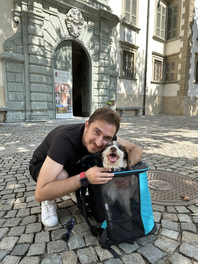 Palazzo Salis di Tirano - Lorenzo e Frida nel trasportino.