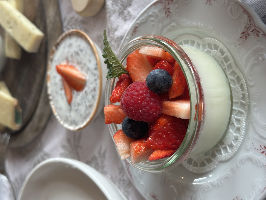 Maso Corradini - brunch pranzo, panna cotta con frutti di bosco.